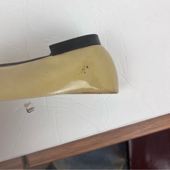 Kate Spade tan pointed toe flat w/black bow accents-Woman’s 6 - Picture 9 of 15